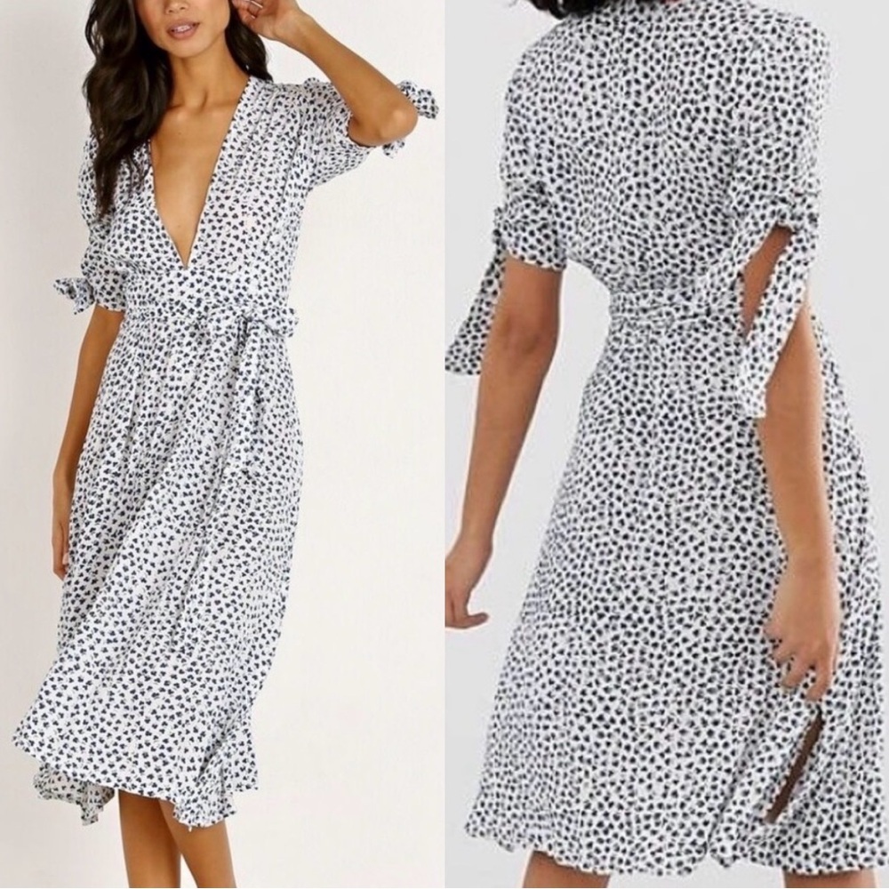 FAITHFUL THE BRAND Niña midi dress floral white and blue pattern v neck size S